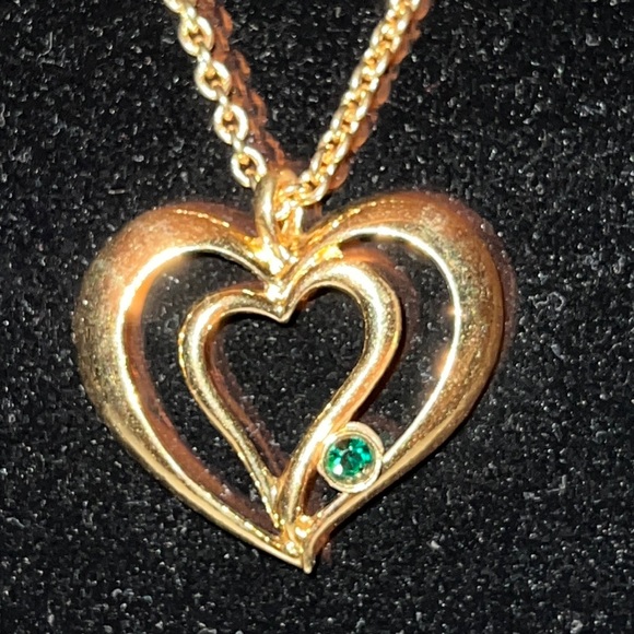 Avon Gold-Toned Floating Heart Green Stone Necklace Length - Picture 3 of 11